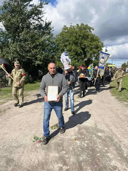 На Волині попрощалися із 33-річним Героєм Володимиром Теслюком (фото)