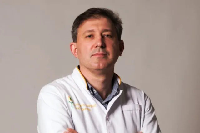 Відомий волинський лікар засудив колег, які підробляють паспорти вакцинації