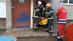 У Луцьку в зачиненій квартирі виявили 86-річну жінку з ознаками інсульту (фото)