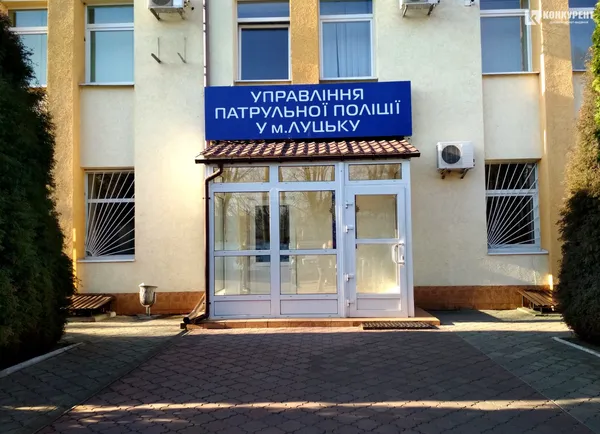 Рація, «броніки» та 100 запитань: луцькі школярі відвідали управління патрульної поліції (фото)