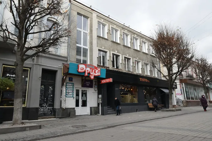 У Луцьку на вулиці Лесі Українки припинили незаконне будівництво (фото)