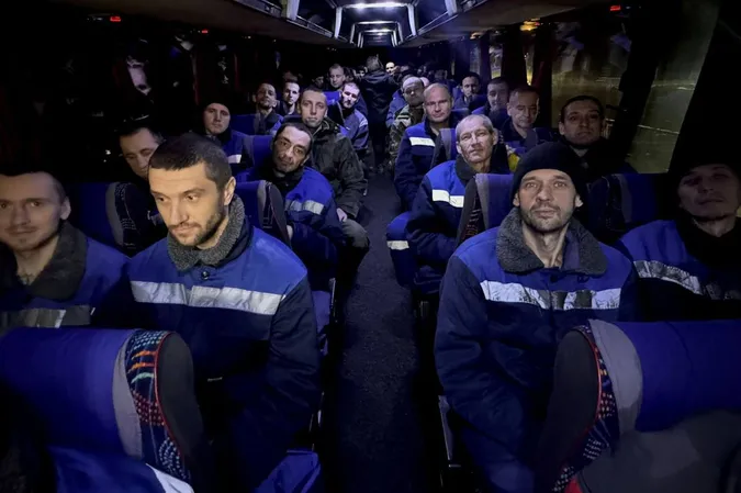 На Волинь з полону повернулися троє захисників (фото)