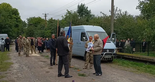 На Волині попрощалися з ветераном Ростиславом Мельничуком, який помер після тяжкого поранення