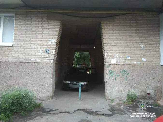 Нічна погоня: п’яний водій маневрував проспектами і врізався в авто поліцейських (фото, відео)