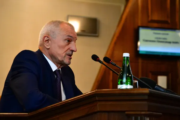 Дипломатичний Савченко та демократичний Палиця на сесії Волиньради (фоторепортаж)