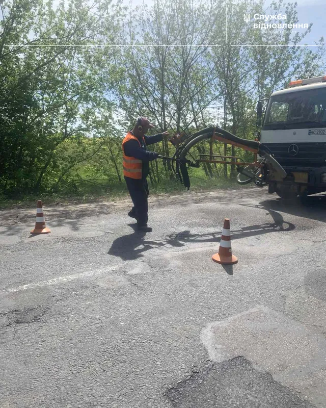 На Волині «латають» дороги державного значення (фото)