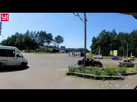 З'явилися подробиці моторошної аварії, в якій перекинулася «швидка» (фото, відео)