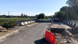 На Волині ремонтують 40-річний міст на найдовшій дорозі області (фото)