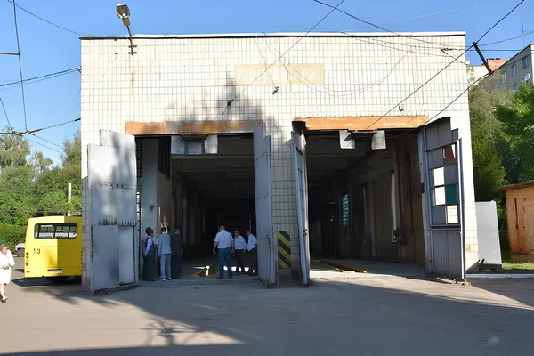 Луцьке тролейбусне депо віддало 5 млн фірмі депутата за ремонт, попри заборону