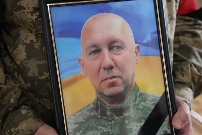 У Луцьку провели в останню дорогу Героя Олександра Кобилька (фото)