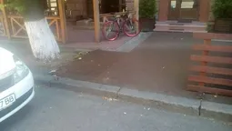У центрі  Луцька демонтували літній майданчик (фото)