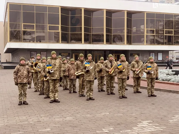 У Луцьку в День Соборності створили «ланцюг єднання» (фото)
