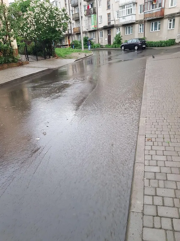 Містяни просять ліквідувати «луцькі водоспади» (фото)