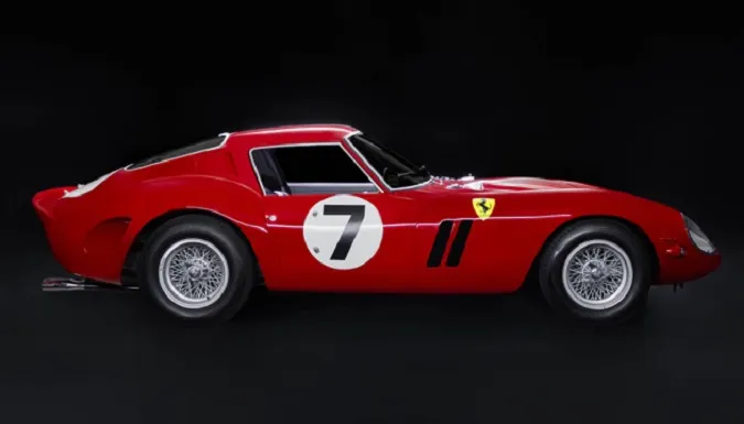 На аукціоні продали класичний Ferrari за рекордні $51,7 мільйона (фото)