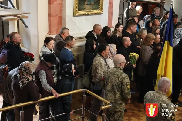 У Луцьку попрощалися з полеглими воїнами Володимиром Крачуновим та Валерієм Чайковським (фото)