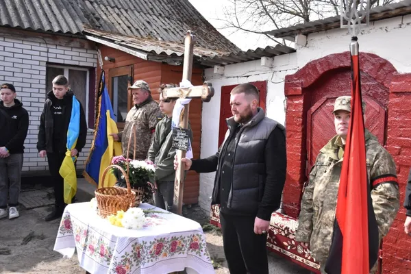 Загинув майже пів року тому: на Волині попрощалися з воїном Тарасом Шавлаєм (фото)