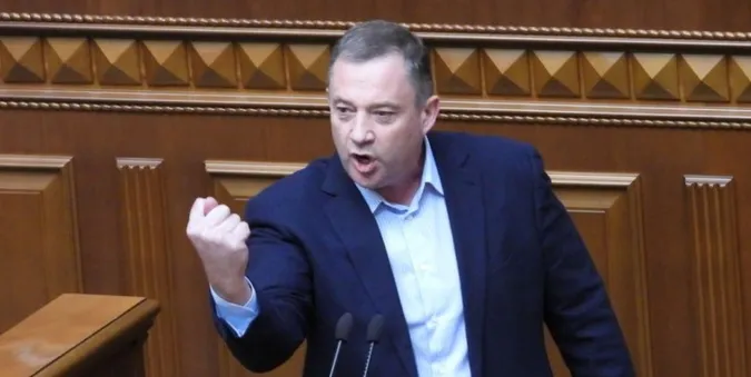 ВАКС доручив примусово доставити в суд біглого нардепа Дубневича