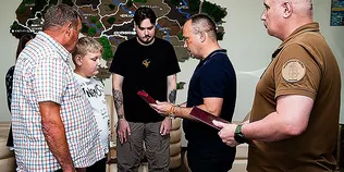 На Волині родинам полеглих нацгвардійців вручили державні нагороди (фото)
