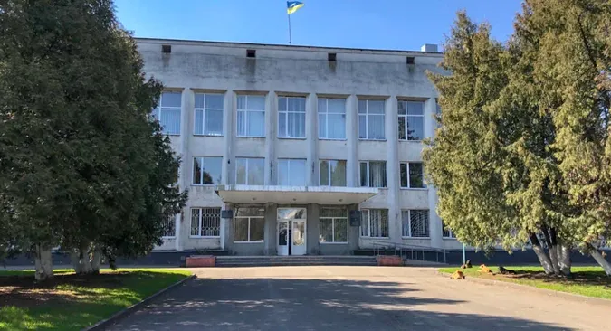 У Луцькій райраді понад рік депутата тримають «в заручниках»