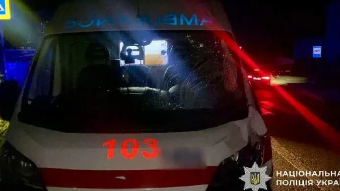 На Закарпатті водій «швидкої» на смерть збив дідуся з Луцька