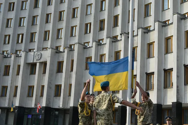 Фейсбук у синьо-жовтих прапорах: волиняни вітають зі святом (фото)