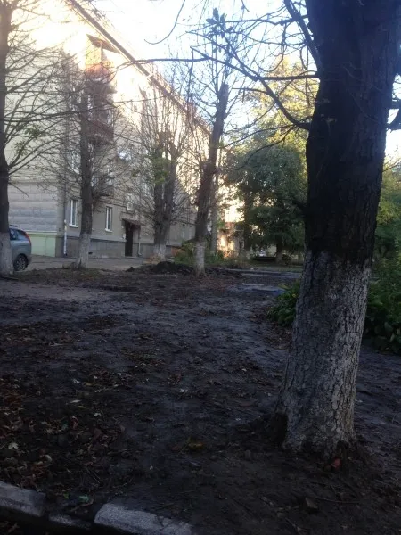 Лучан обурив халатний ремонт дороги у центрі міста (фото)