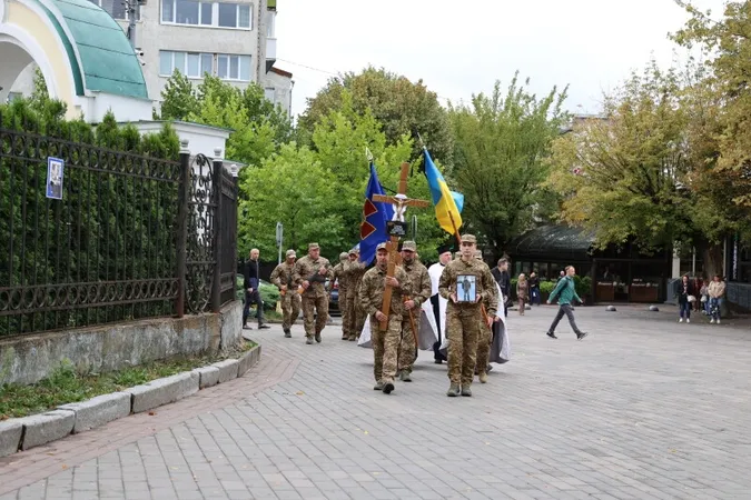У Луцьку попрощались із Героєм Михайлом Слутяком (фото)