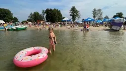 На Шацьких озерах перевірили воду після скарг на висипання: що показали аналізи