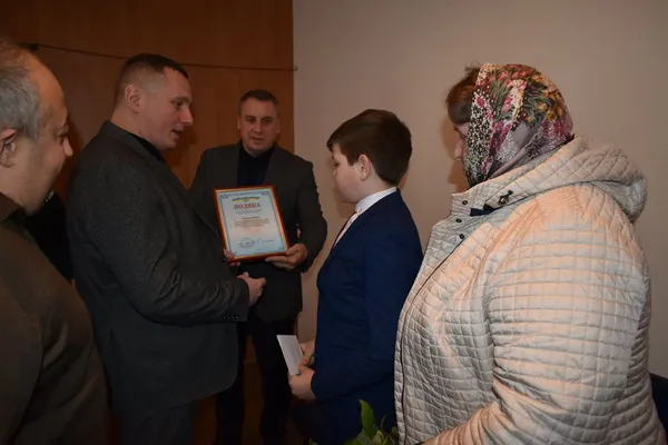 Хлопчик, якого цькували за «Смуглянку», отримав подяку від голови Волинської ОДА