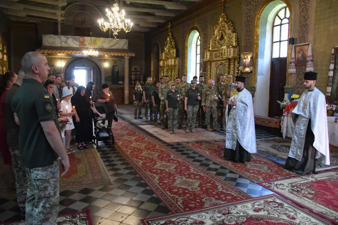 На Волині родинам загиблих прикордонників вручили посмертні нагороди їхніх героїв (фото)