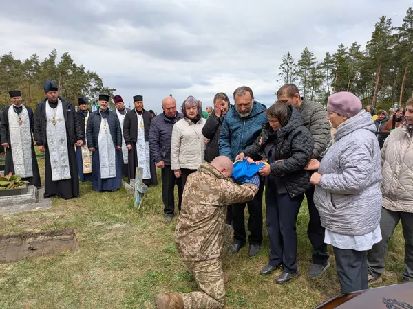 У Іваничах віддали останню шану загиблому Герою Віктору Гошку (фото)