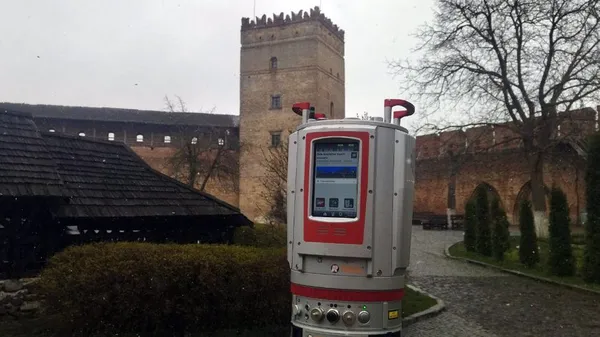 Будуть точні  3D-копії: у Луцьку сканують пам'ятки архітектури (фото, відео)