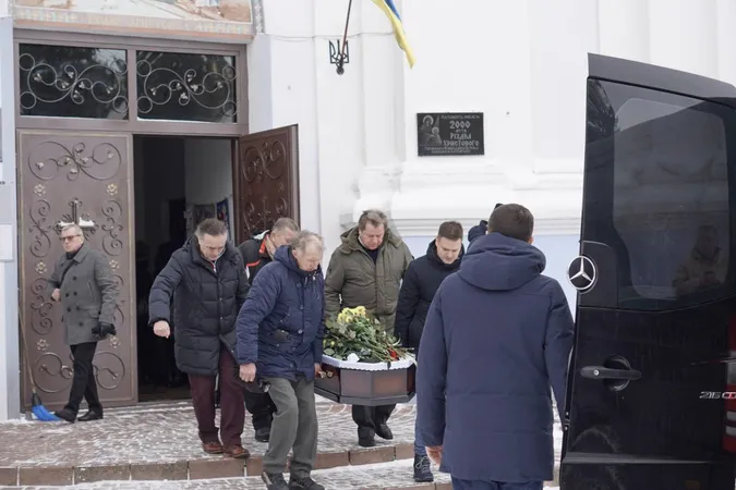 Остання шана маестро: на Волині попрощалися з видатним музикантом Сергієм Шишкіним (фото)