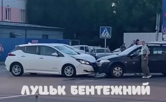 «Цьомнулись» бамперами: на Ковельській у Луцьку сталась ДТП