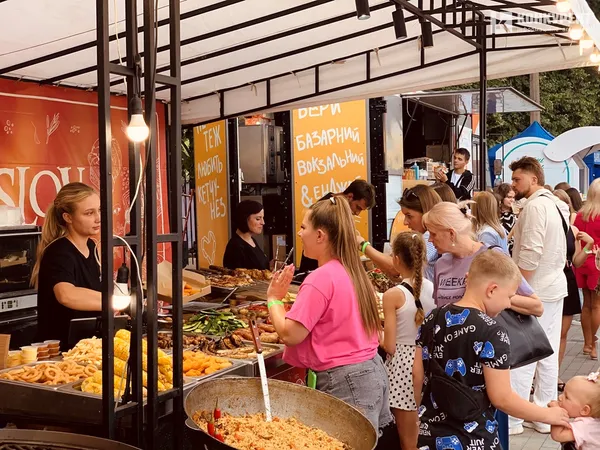 Як у Луцьку відгуляли перший день серпневого FOODFEST (фото)