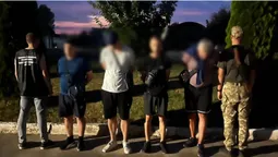 Залучили підлітків: четверо чоловіків хотіли незаконно потрапити в Угорщину