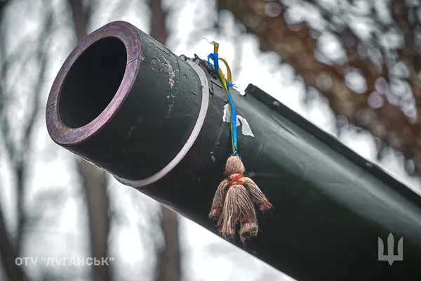 Воїни волинської бригади боронять Торецьк на трофейному танку (фото)