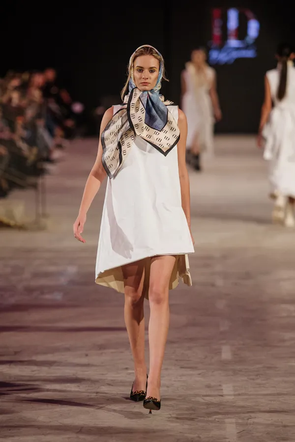 Луцька дизайнерка презентувала на Lviv Fashion Week свої сукні й хустки (фото)