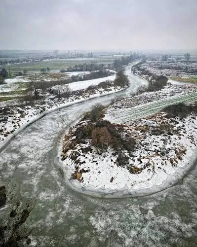 Річка Горинь взимку, скута кригою