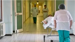 Волинські медики, які  борються з коронавірусом, отримали 2 300 гривень зарплати (фото)