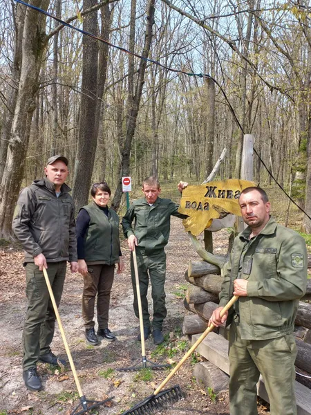 «Маленька вдячність Природі»: на Волині прибирали й озеленювали території, очищали джерела та водойми (фото)