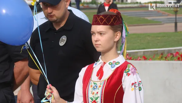 Над Волинню замайорів найбільший прапор (фото. відео)