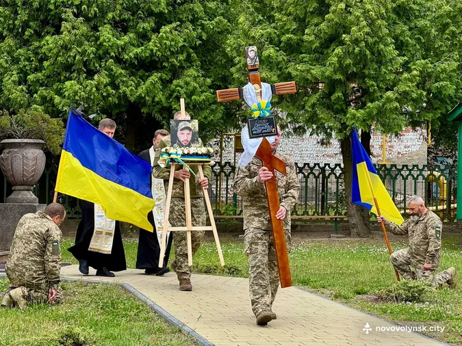 Майже три роки невідомості: на Волині попрощалися з Героєм Олександром Обабком (фото)