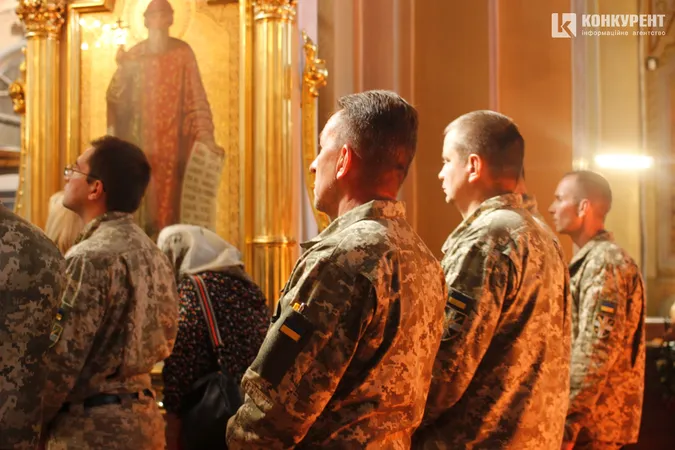 Знову похорон: Луцьк попрощався із загиблим захисником Віталієм Степанишеним (фото, відео)