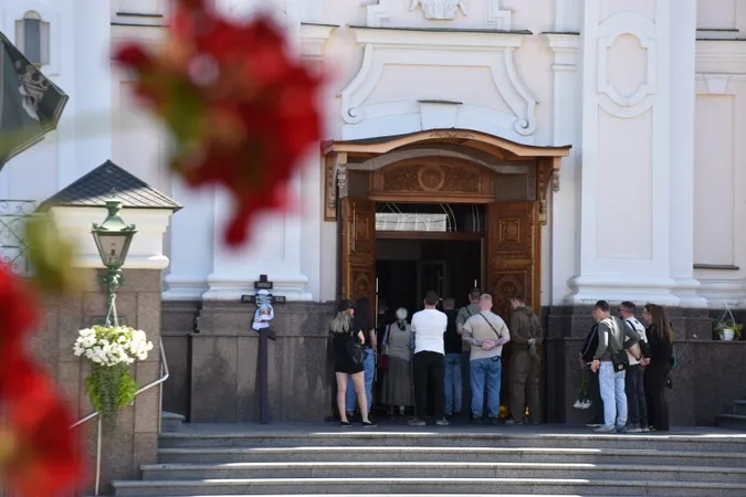 У Луцьку попрощалися із Героєм Костянтином Бойком (фото)