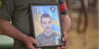 У Луцьку в останню дорогу провели захисника Андрія Максимчука