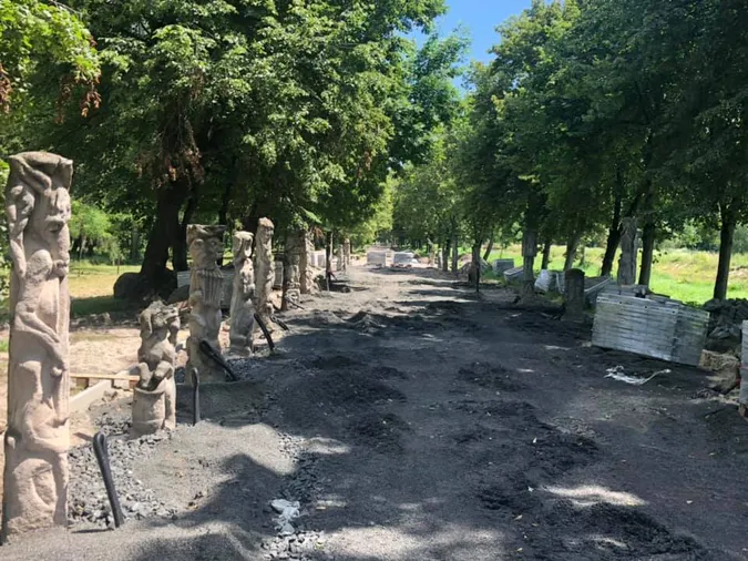 У луцькому парку скульптури Голованя поставлять у ряд і підсвітять (фото)