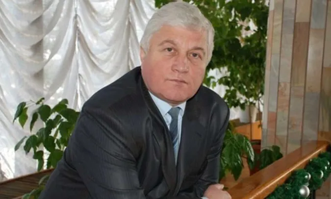 Директор луцького драмтеатру виписував премії сину, зятю і невістці