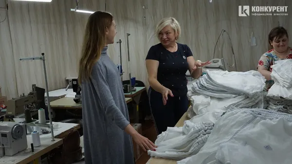 Від зайчиків до італійських шортів: як на Волині 20 років шиють одяг (фото)