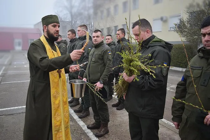 У Луцьку гвардійці освятили вербу (фото)